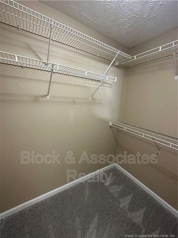 Building Photo - 400 Bubble Creek Ct