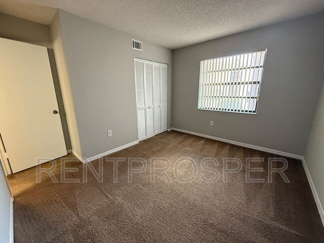 Building Photo - 1069 Ellen Ct