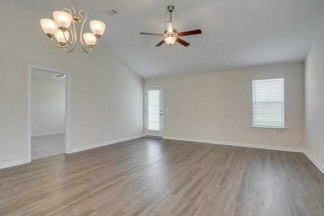 Building Photo - 457 Amesbury Dr