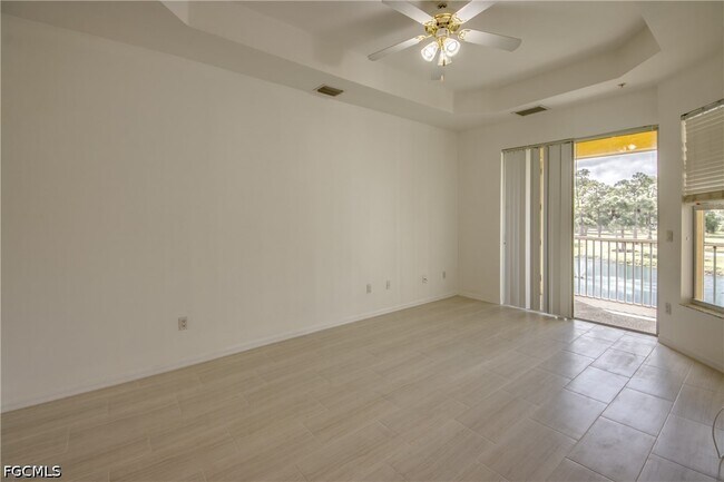 Building Photo - 15250 Riverbend Blvd