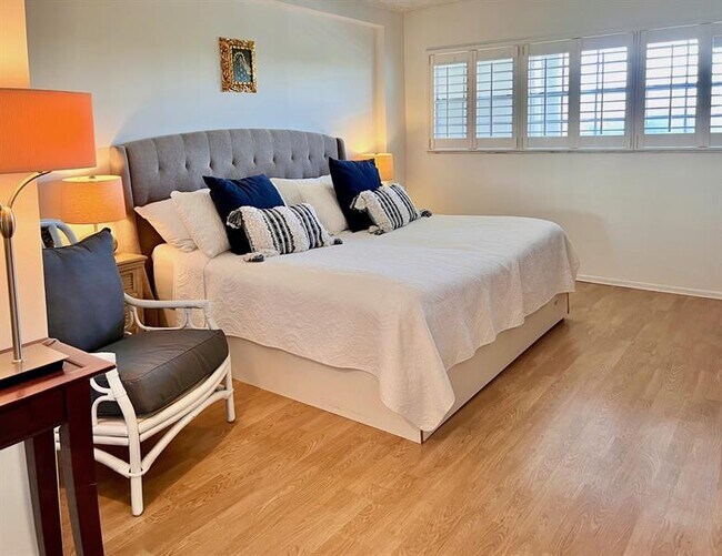 Building Photo - 3010 N Course Dr