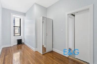 Building Photo - Top Level 3 BR Townhouse Custom Apt.  with large private outdoor Space