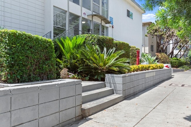 Building Photo - Welcome Home || Apply Now || Newly Remodel...