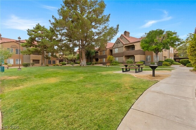 Building Photo - 2200 S Fort Apache Rd