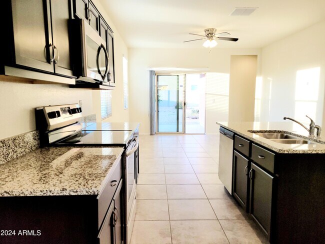 Building Photo - 11418 E Cliffrose Ln