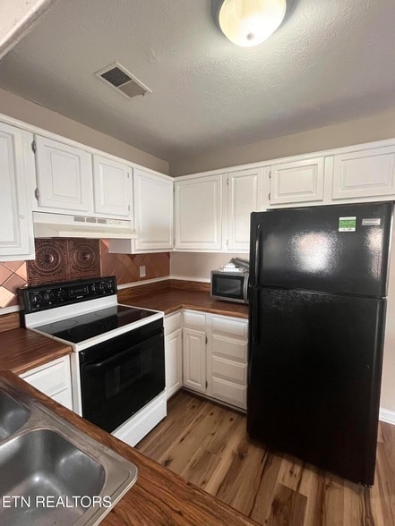 Building Photo - 7666 Chatham Cir NW