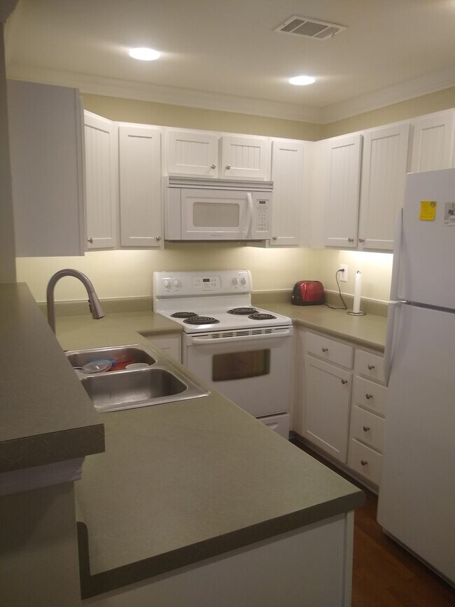 Building Photo - 3 Bedroom Townhome Woodlands of Clemson