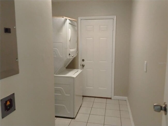 Building Photo - 327 Barbara Cir