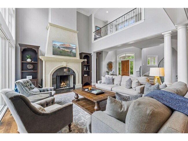 Building Photo - 15700 Portico Dr