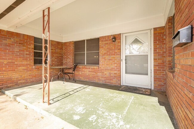 Building Photo - Home for Rent on the Bayou