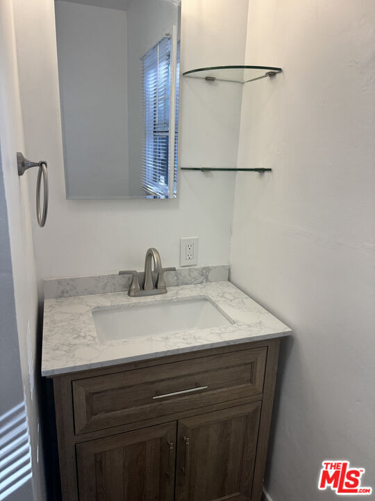 Building Photo - 2715 W 43rd St