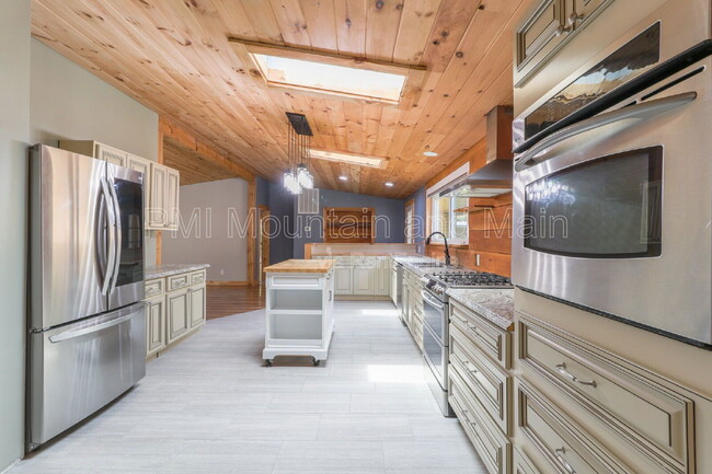 Building Photo - 3113 Revere Rd