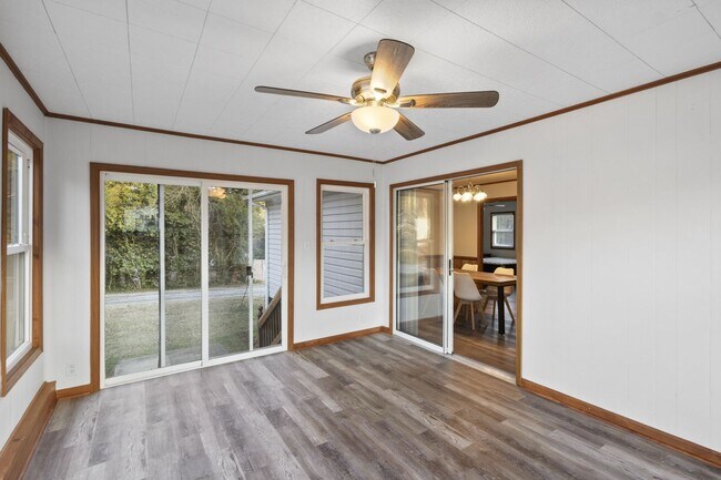 Building Photo - Charming 3 Bedroom Home for Rent!