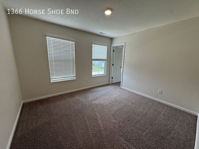 Building Photo - 1366 Horse Shoe Bnd