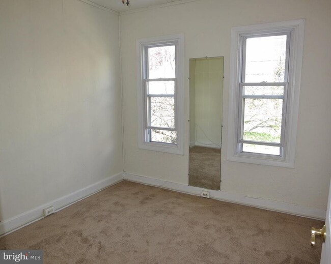 Building Photo - 245 Kalos St