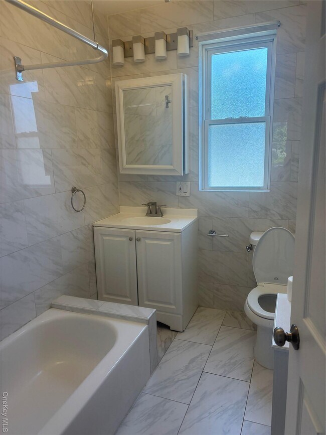 Building Photo - 174 Sedgwick Ave