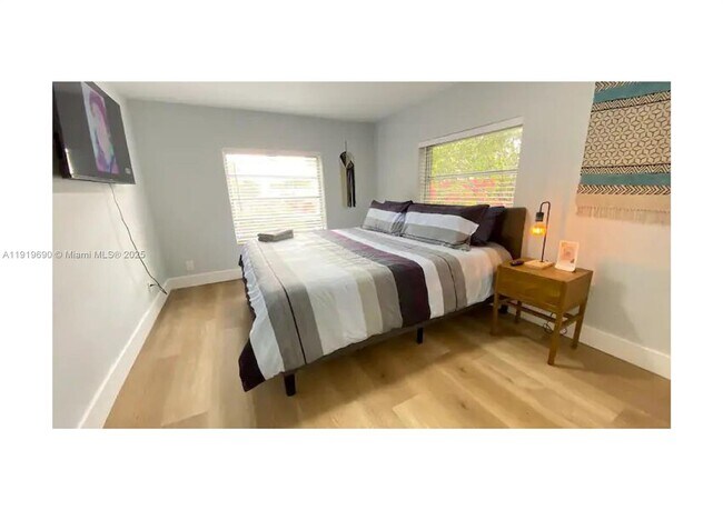 Building Photo - 843-845 NW 3rd St