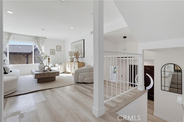 Building Photo - 125 Campanita Ct