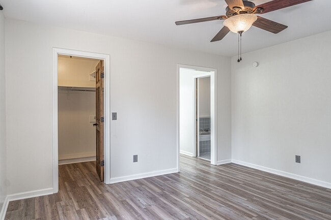 Building Photo - 980 Monticello Dr