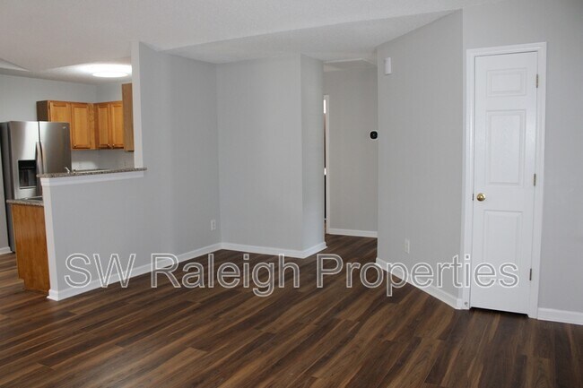 Building Photo - 312 Evening Star Dr