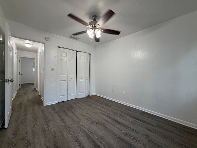 Building Photo - 6207 SW 11th Pl