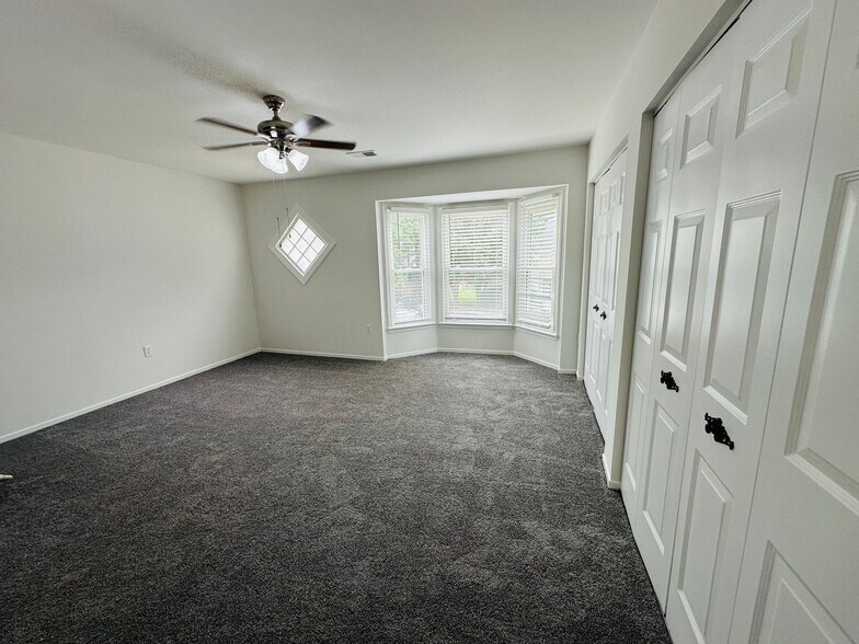 Building Photo - 12143 Presidio Way