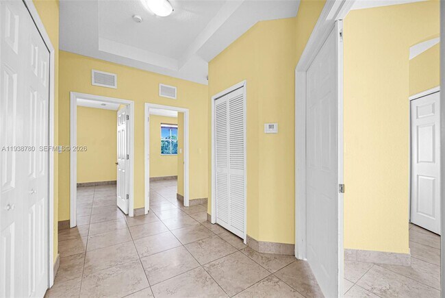 Building Photo - 11412 SW 137th Pl