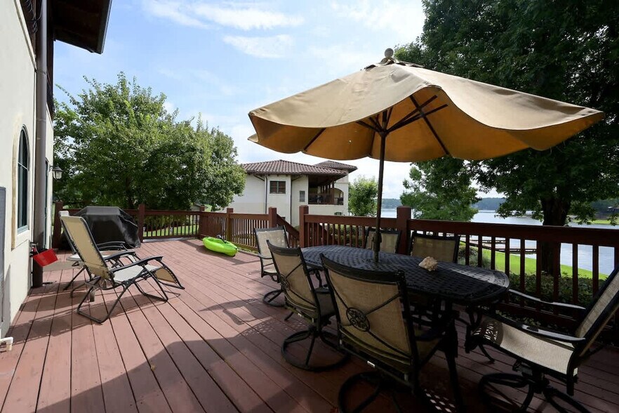 Building Photo - 473 Cuscowilla Dr