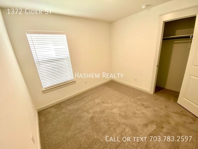 Building Photo - 1372 Cider St