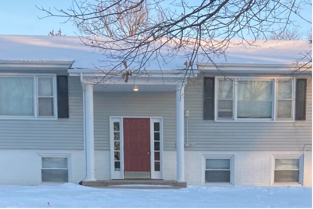 Building Photo - 20 W Zeller St