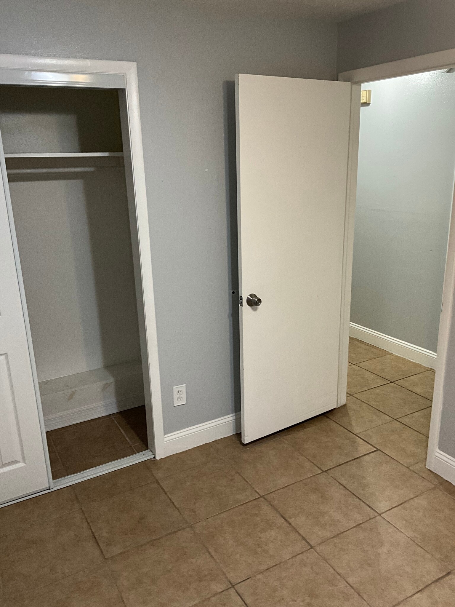 Building Photo - 514 Joan St