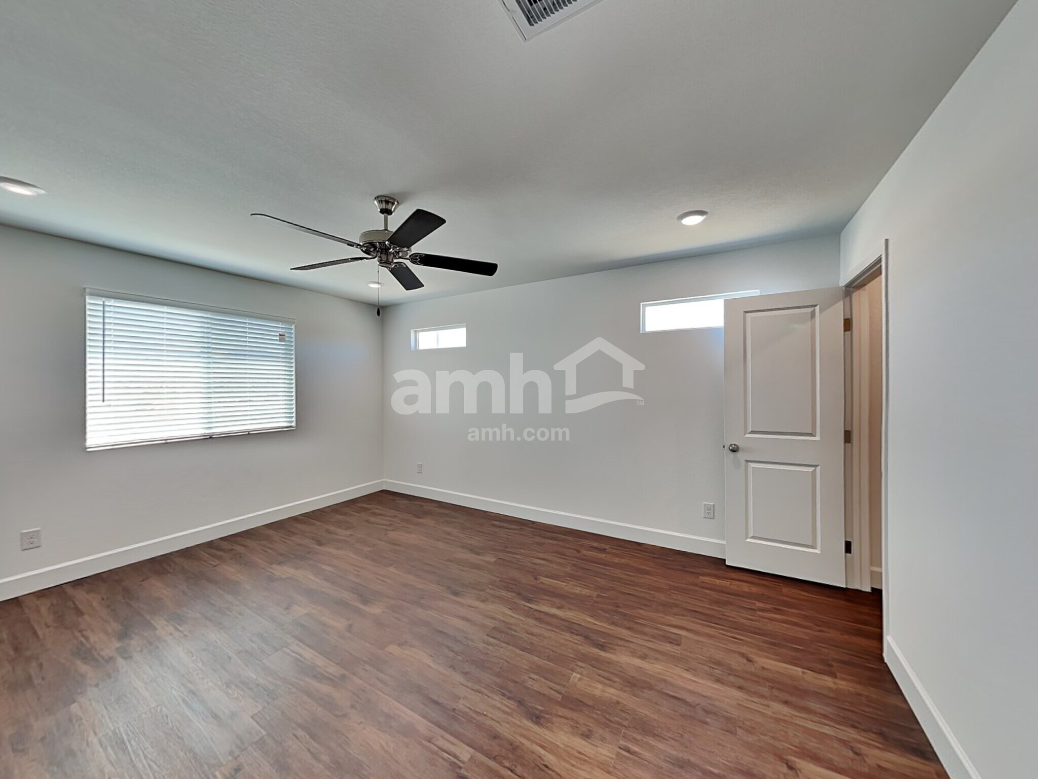 Building Photo - 8847 Tiger Tooth Ave