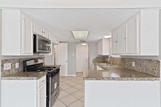 Building Photo - 302 Splitrock