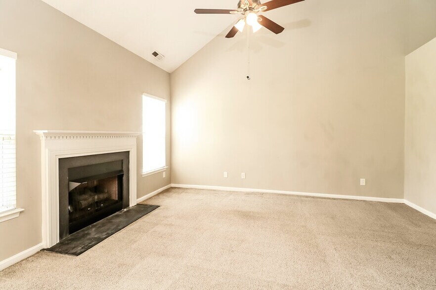 Building Photo - 5805 Bridgeway Dr