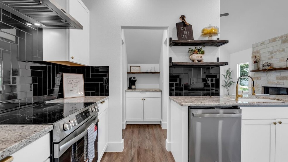 Building Photo - 105 Chesterfield Dr