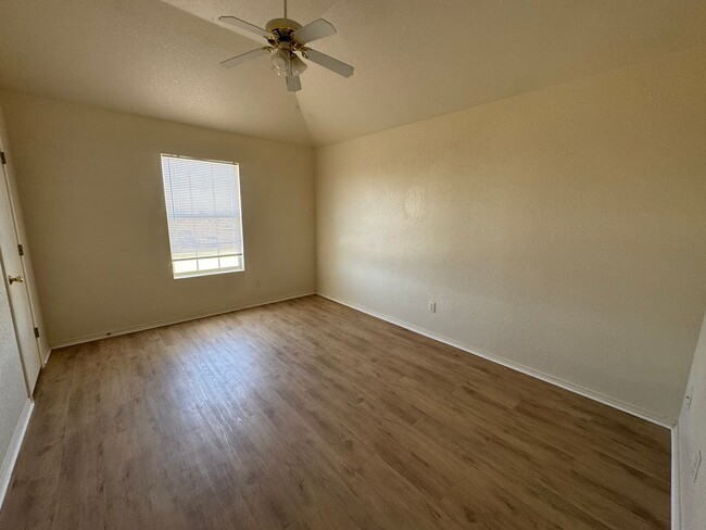 Building Photo - 3806 Gus Dr