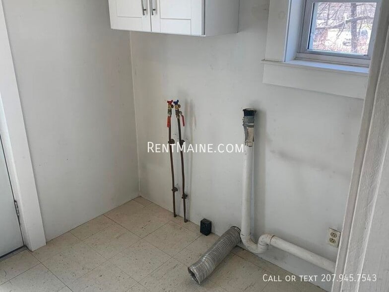 Building Photo - 322 Grove St