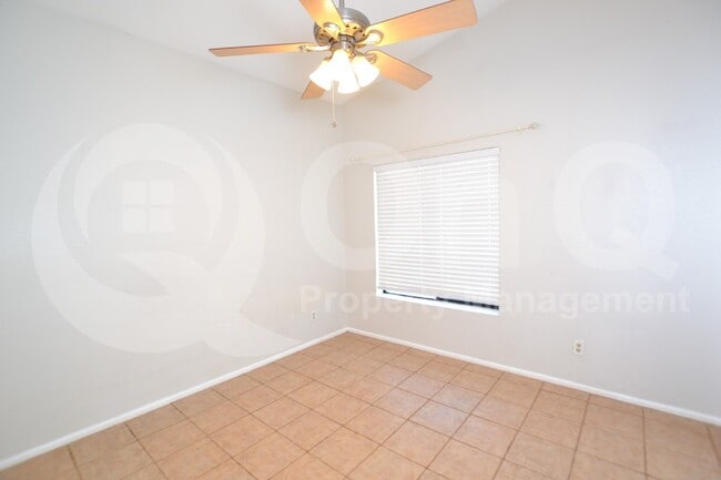 Building Photo - 2409 W Marlboro Dr