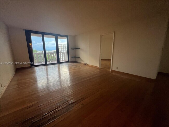 Building Photo - 1111 Crandon Blvd