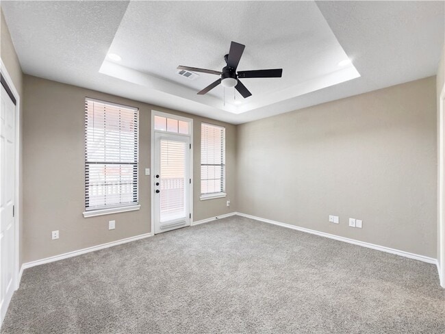 Building Photo - 1305 W Villa Maria Rd