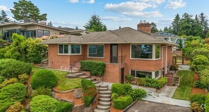 Building Photo - Gorgeous West Seattle Mid-Century Modern w...