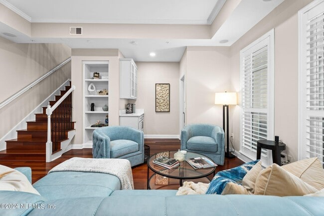 Building Photo - 400 E Bay St