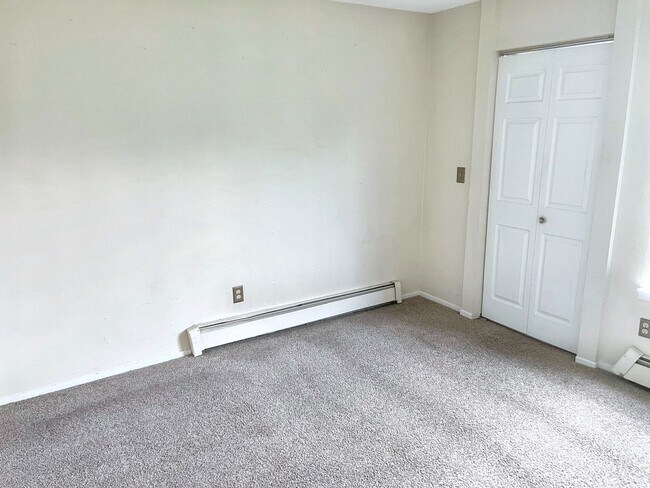Building Photo - 4620 Reka Dr