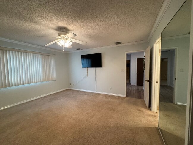 Building Photo - 3Br 3Ba House with Pool Across- RIVERFRONT with Balcony Observation Deck