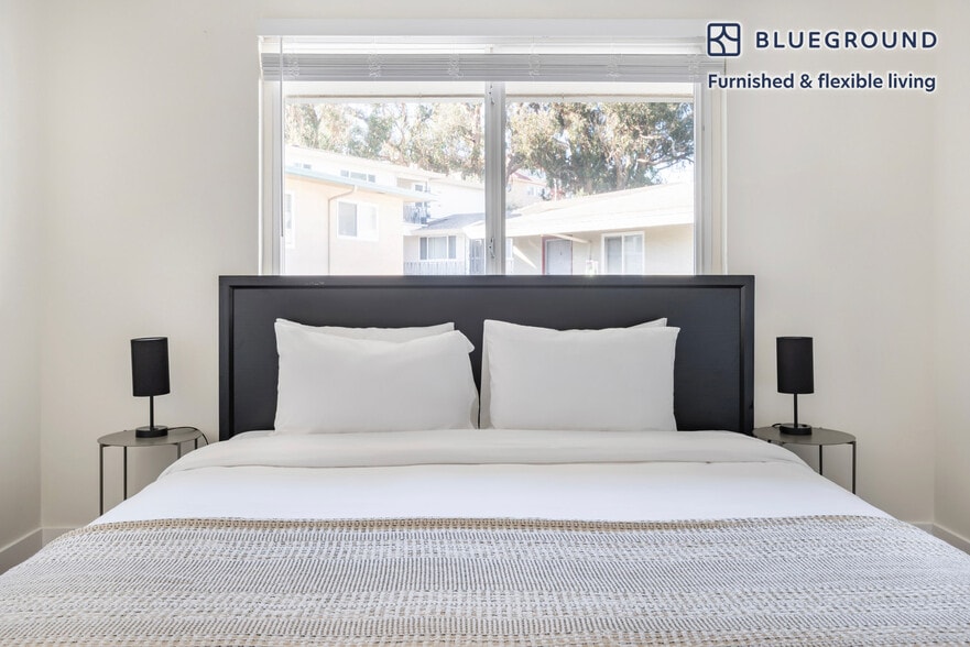 Building Photo - 15 S Broadway