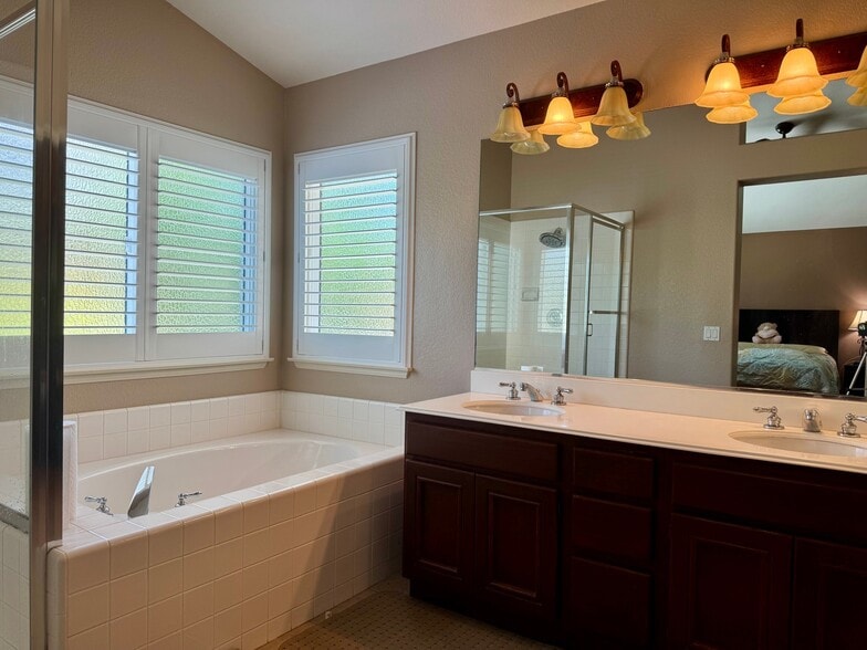 Building Photo - 7624 Pipit Pl