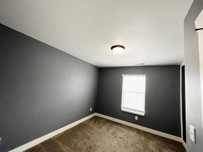 Building Photo - 1576 Venetian Way