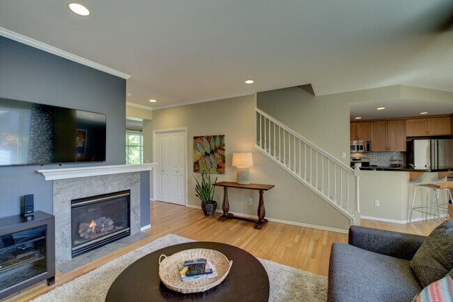 Building Photo - 4Bd/2.5Ba Issaquah House