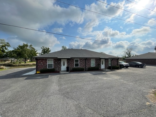 Building Photo - 10601 E Main St