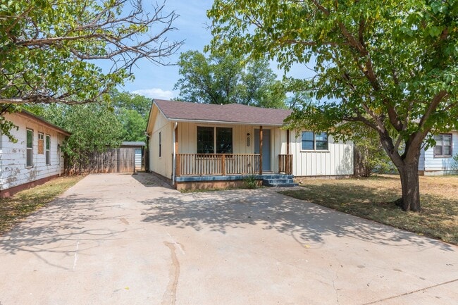 Building Photo - 2233 Fannin St